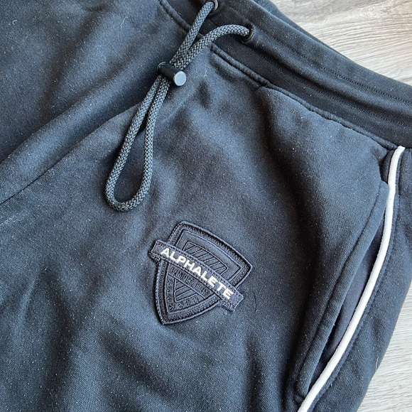 Alphalete - Oversized Joggers - Black (Size M) - Picture 2 of 3
